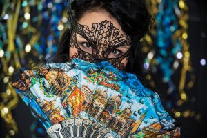 young-woman-celebrating-venetian-carnival